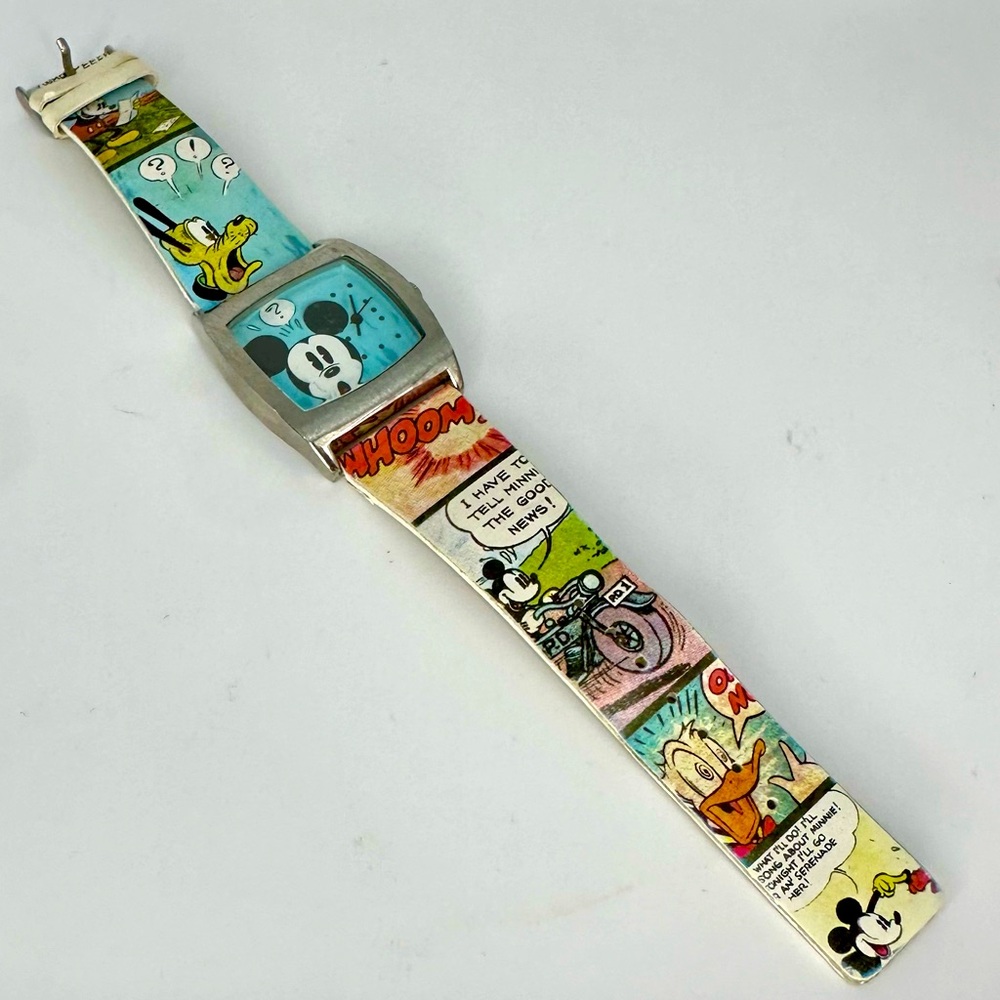 Vtg Disney Parks Mickey Quartz Stainless Watch w Cartoon Comic Pluto, Daffy